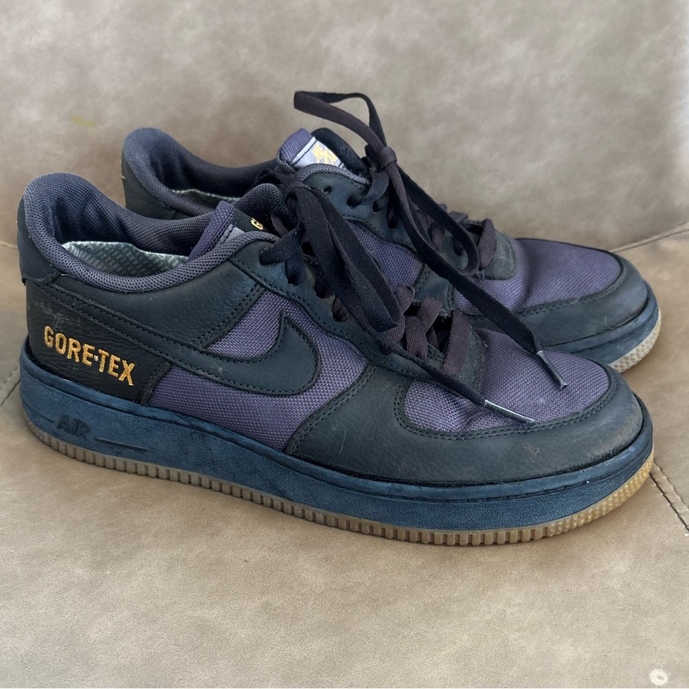Nike air gortex black purple lace up sneakers shoes size 8